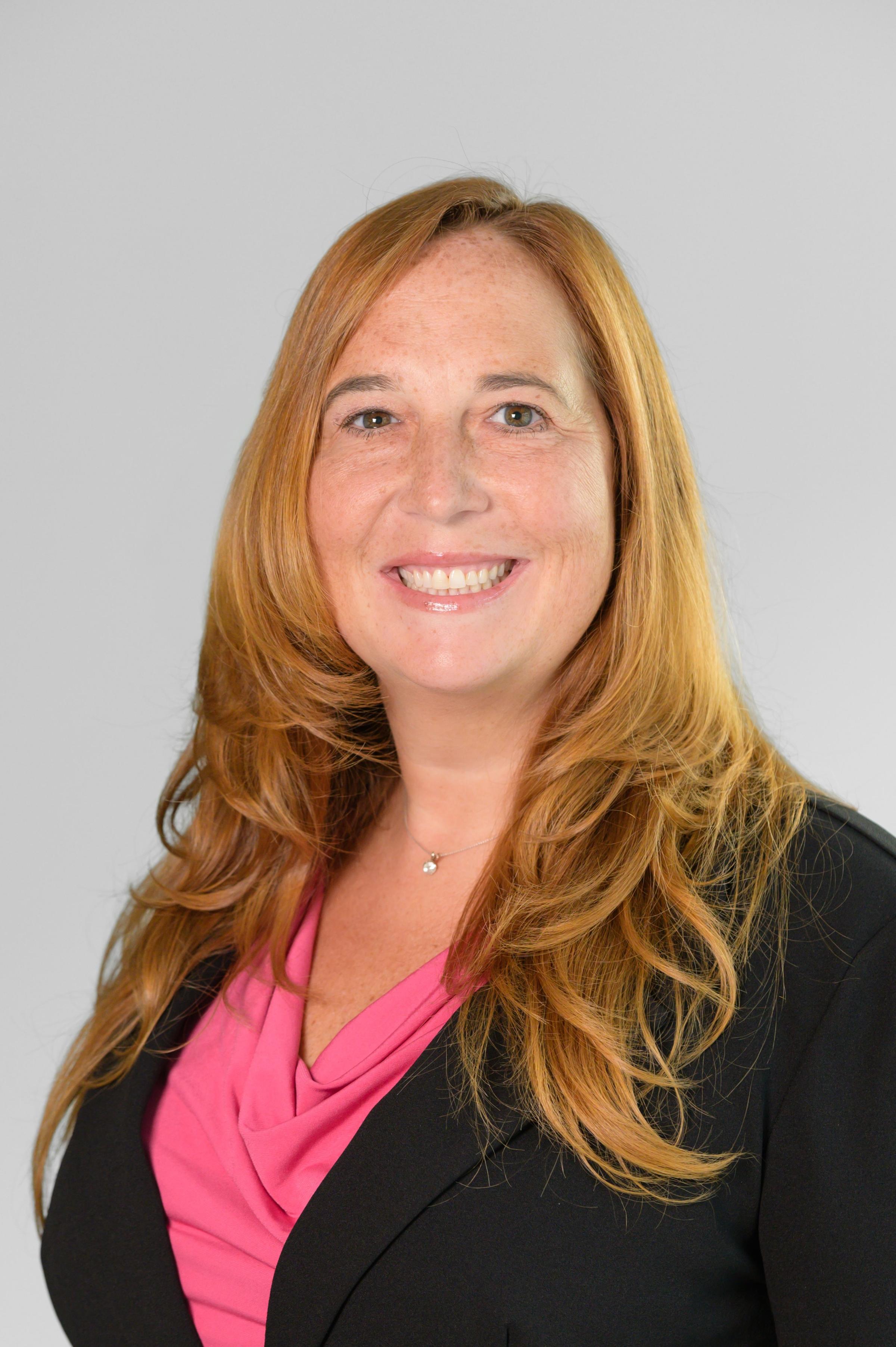 Headshot of Kelly Poe